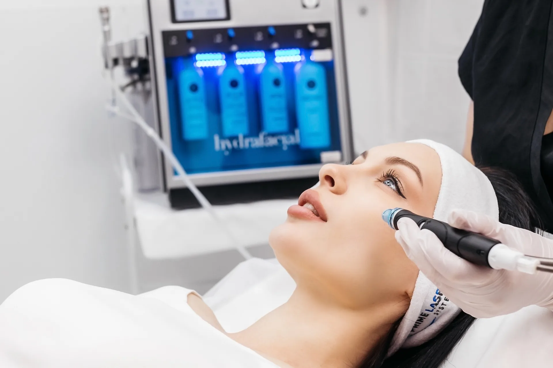 Hydrafacial Treatment treatment at Everis Aesthetic Medicine in Milpitas, CA
